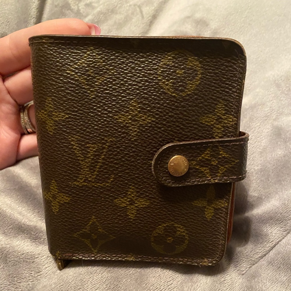 Vintage Zipper Louis Vuitton Wallet *Authentic*
